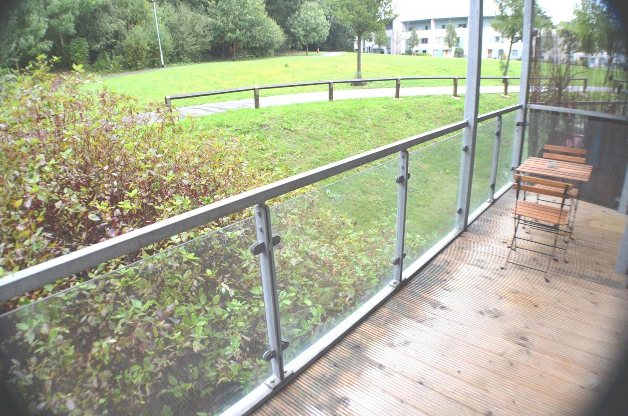 Brentwood Town Retreat - Large 2 Bedroom Apartment Extérieur photo