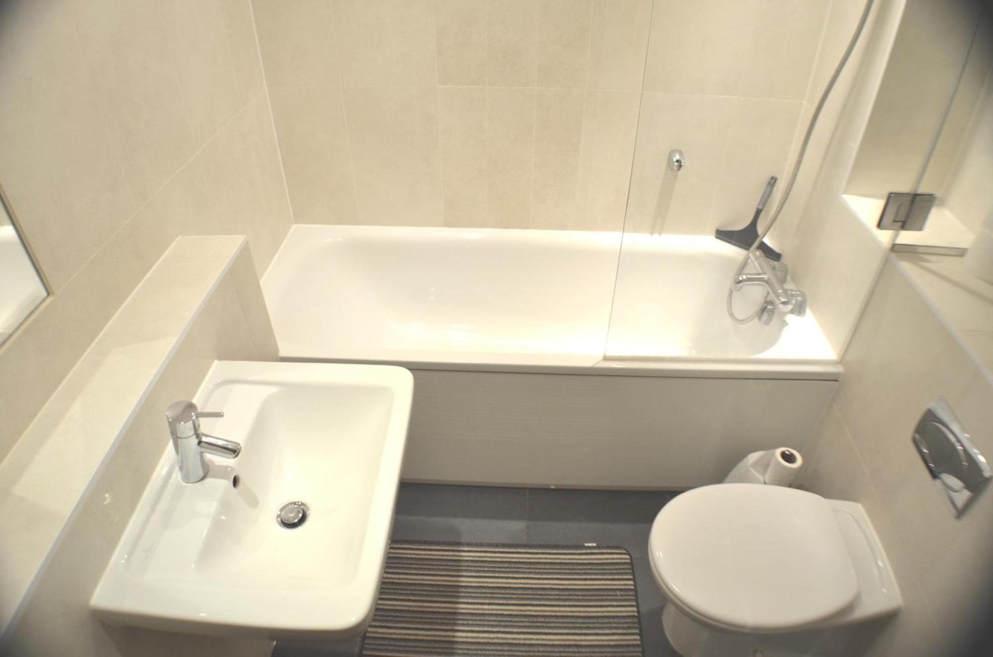 Brentwood Town Retreat - Large 2 Bedroom Apartment Extérieur photo